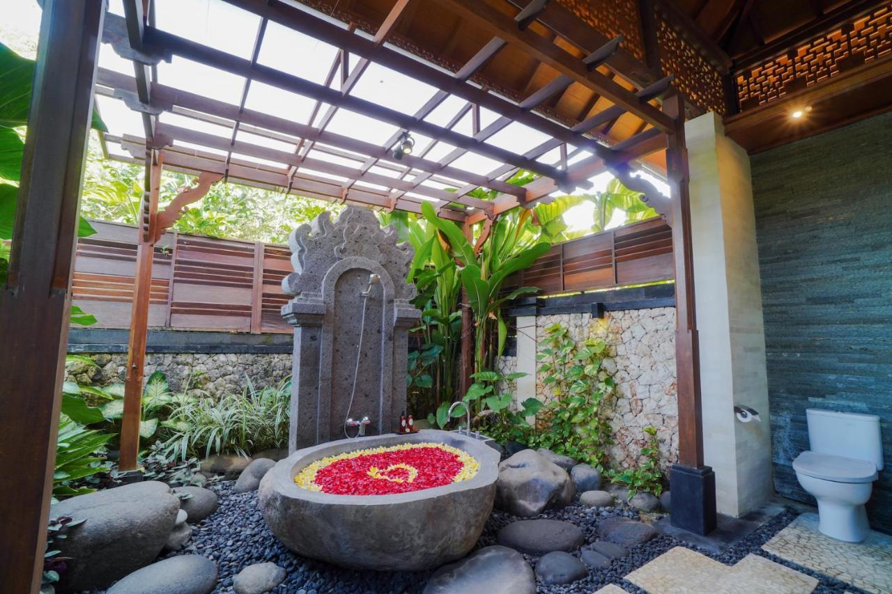 Giri Bhagawan Villas & Spa Nusa Dua  Exterior foto
